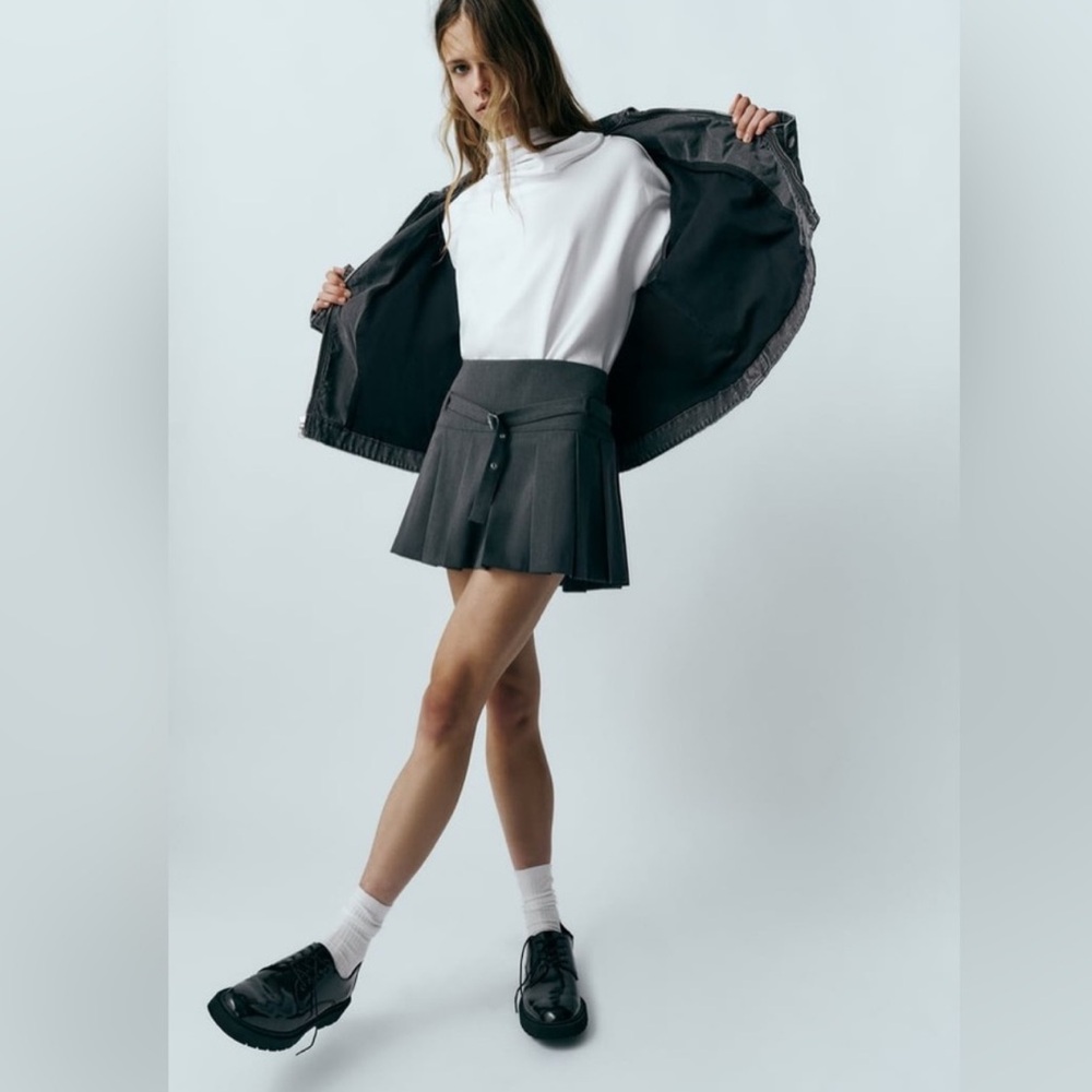 New Zara pleat mini skort.